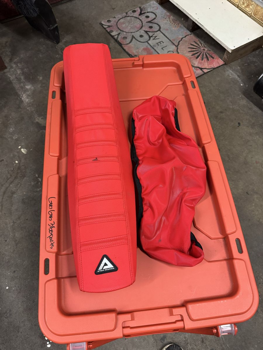 24 gasgas seat