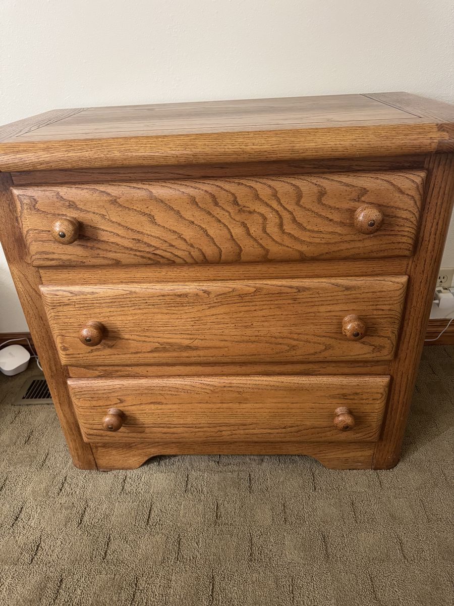 Bedroom dressers and nightstands