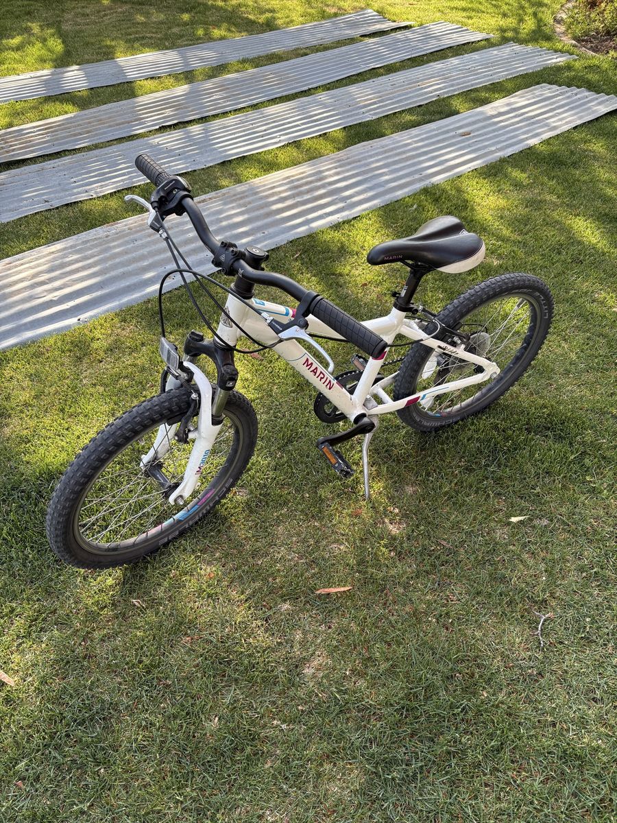 Marin kids MTN bike 20” frame