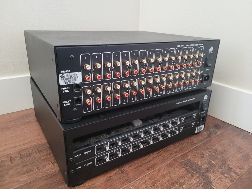 Phast Landmark PLB-A516 16-Input Stereo Audio Switch & PHAST LINK PLB-HUB PHB-201 Hub