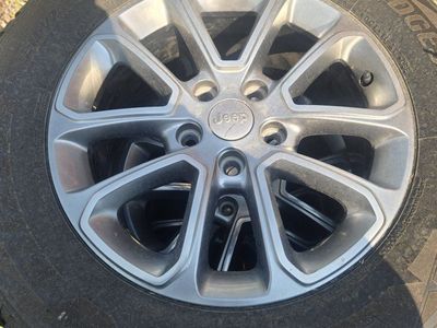 Jeep Bridgestone 265/60R18 110R Tires & Rims - Set of 4