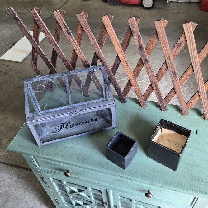 "Flowers" Box with 2 Black Planters and Wooden Trellis