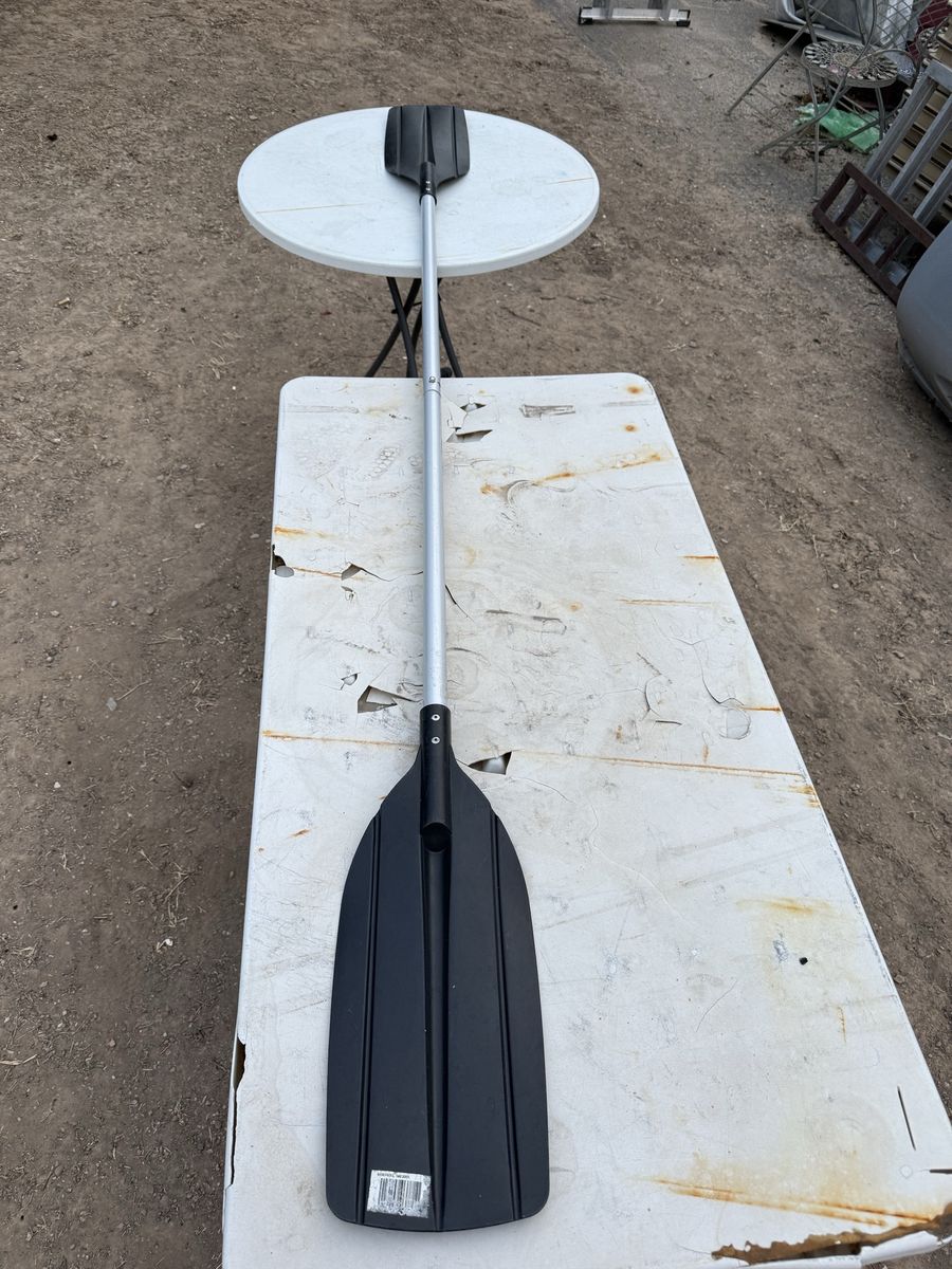 Convertible Kayak and Boat Oars - Aluminum Shaft with Black Plastic Blades