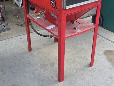Red Abrasive Blast Cabinet Sandblaster with Built-in Gloves and Gun