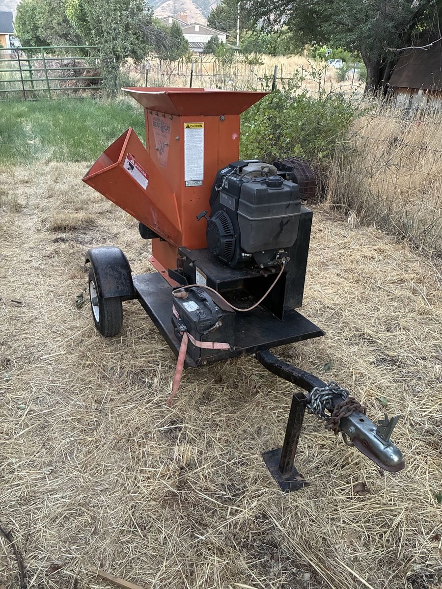 Bear Cat Towable Wood Chipper Shredder with 14HP Kohler Command Pro Engine