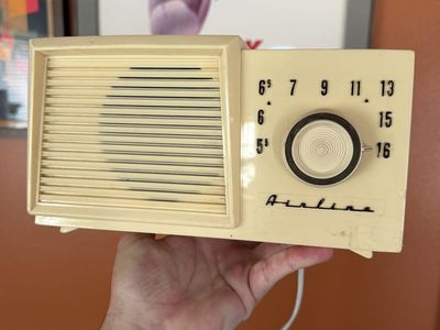 Vintage Radio “Airline”