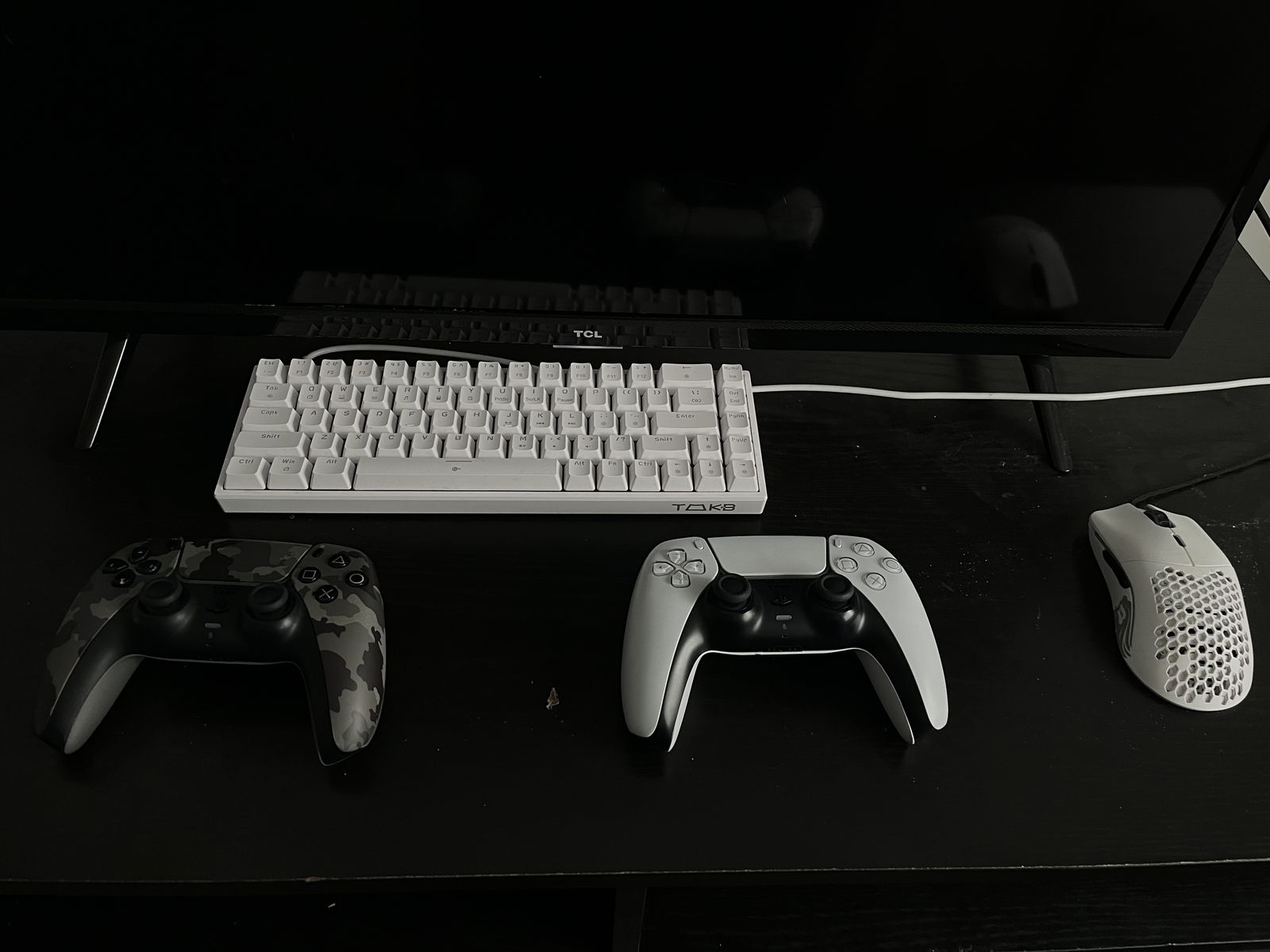 Main image 4