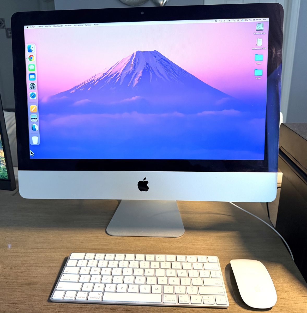 APPLE iMac 21.5 INCH, LATE 2015 FOR SALE - EXCELLENT CONDITION