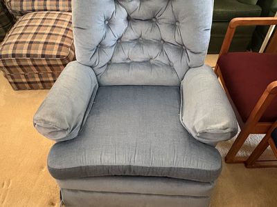 Vintage Action Lane Tufted Recliner – Blue Upholstery $180 cash/venmo in Provi