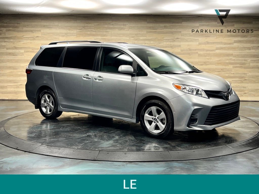2019 Toyota Sienna LE 8-Passenger