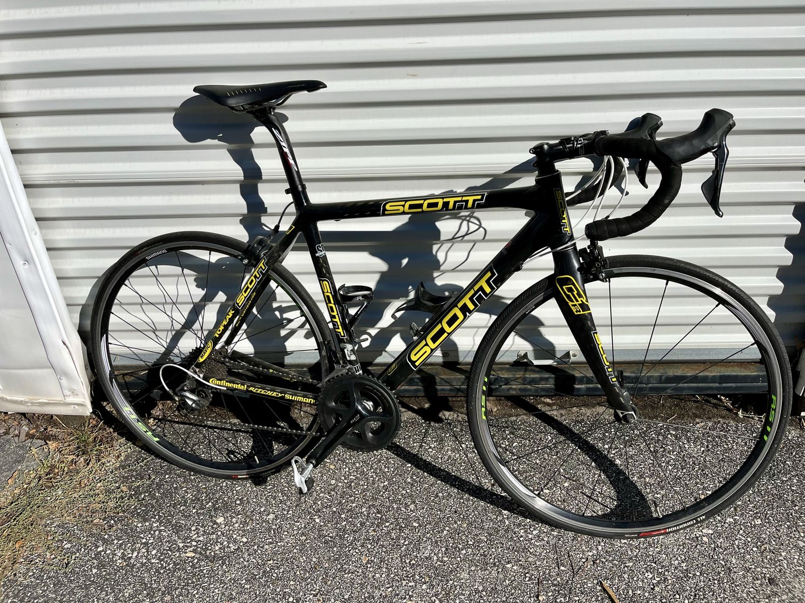 54CM Scott CR1 Carbon Road Bike - Black and Yellow - Shimano 105 & Ultegra Components