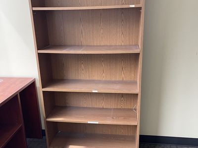 NICE 5 SHELF BOOKCASE - GOOD CONDITION