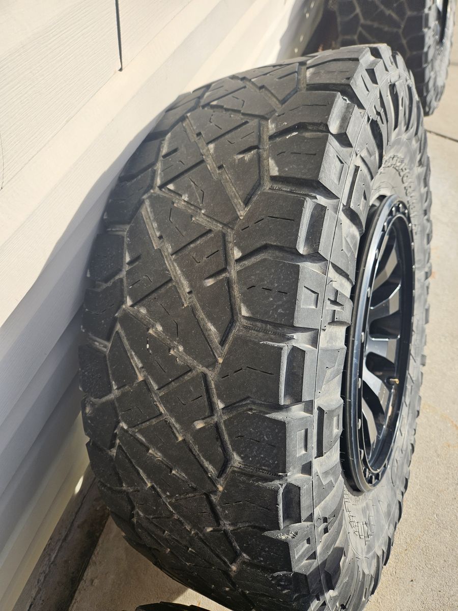 5-37x12.5x18 tires with fuel wheels