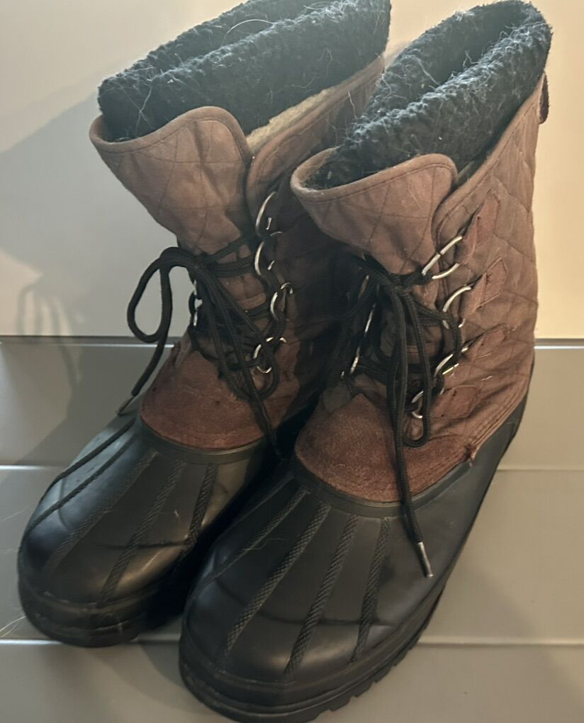 Men Boots Size 11
