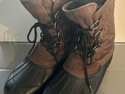 Men Boots Size 11