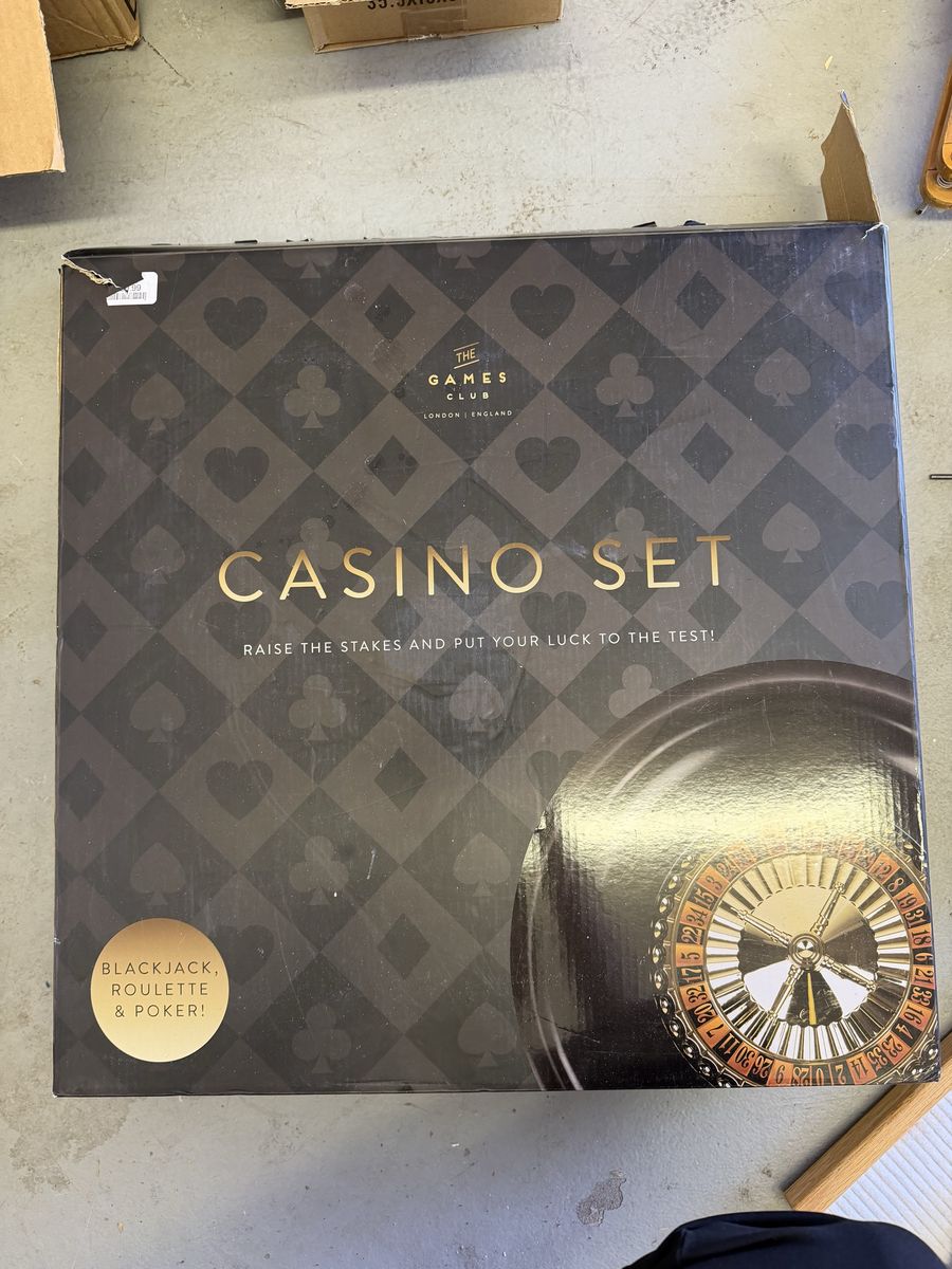 The Games Club Casino Set - Blackjack, Roulette & Poker