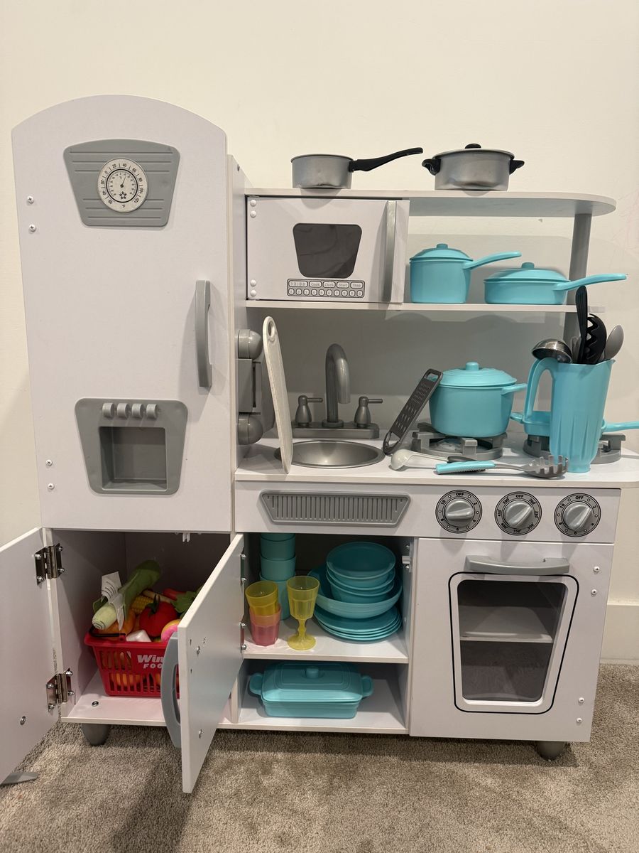 Kids kitchen set