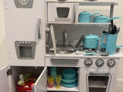 Kids kitchen set
