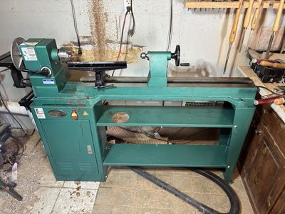 GRIZZLEY 1945 wood lathe