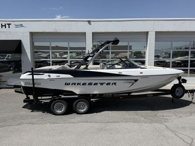 2014 23' Malibu Wakesetter 23 LSV Bowrider