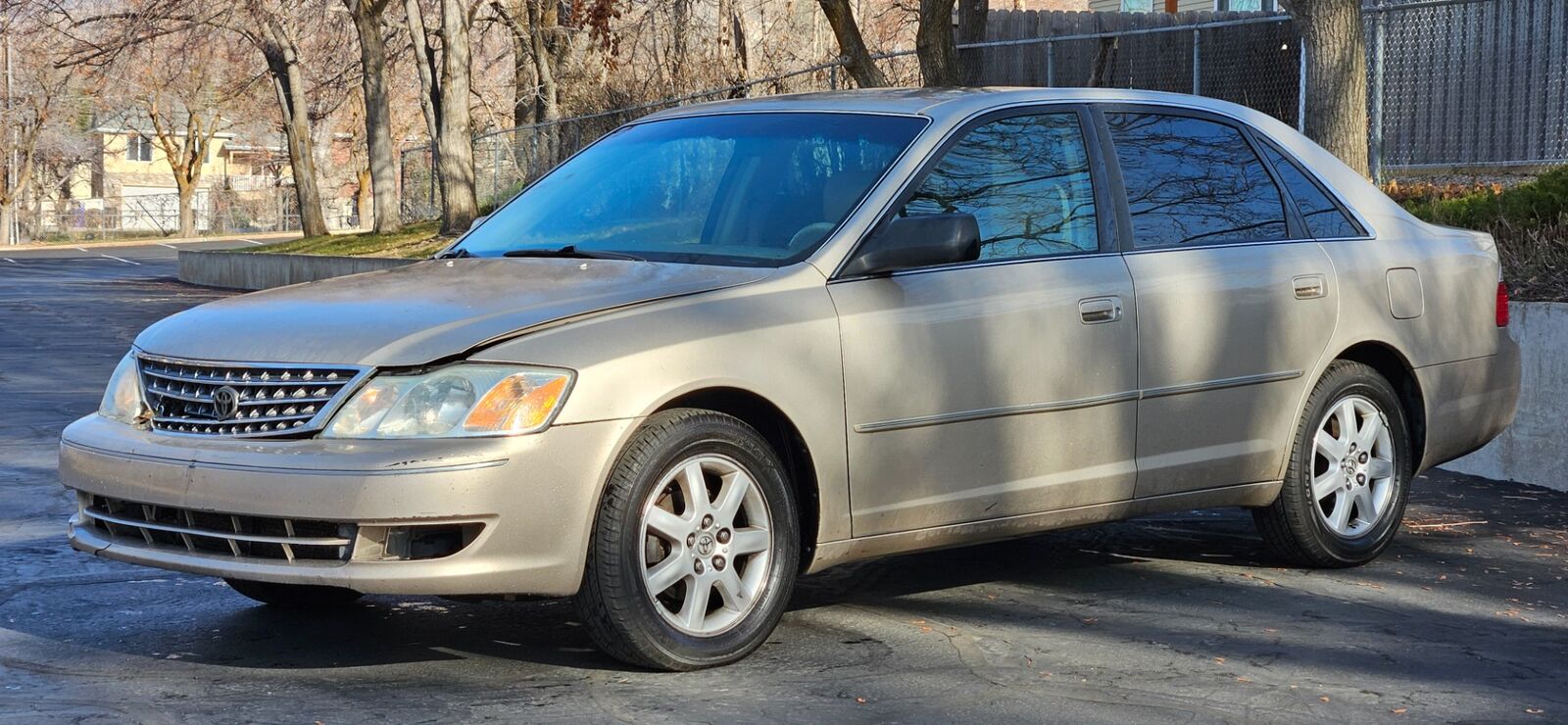 2004 TOYOTA AVALON XL