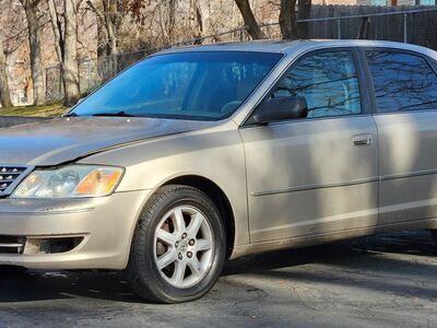 2004 TOYOTA AVALON XL