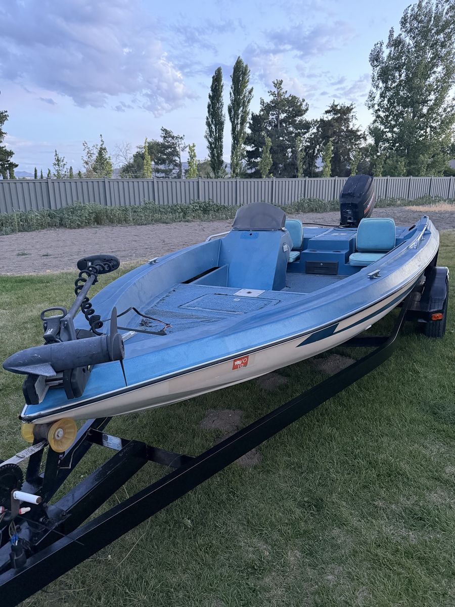1970s eldocraft Bass Boat with Mariner 175 Outboard and Trolling Motor