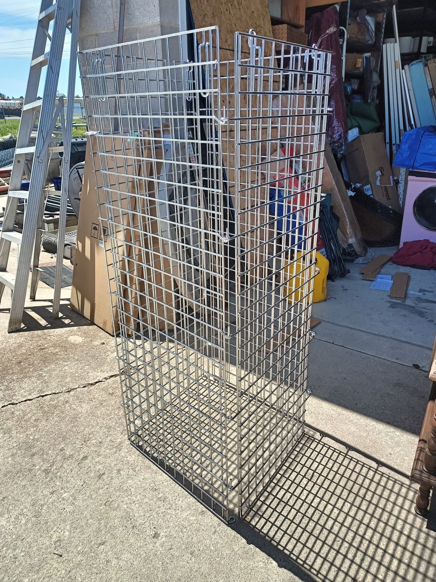 Metal display rack