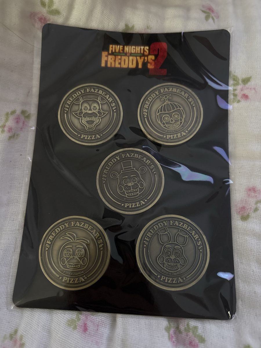 Five Nights at Freddy's 2 Collector Coin Set - 5 Piece Fazbear Pizza Tokens