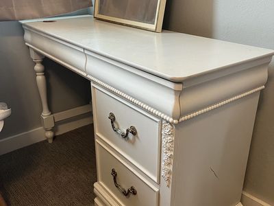 Vintage Style White Writing Desk with four Drawers & Decorative Trim