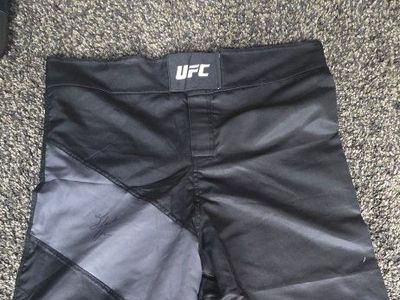 UFC Authentic Fight Night Shorts Signed 20$ OBO