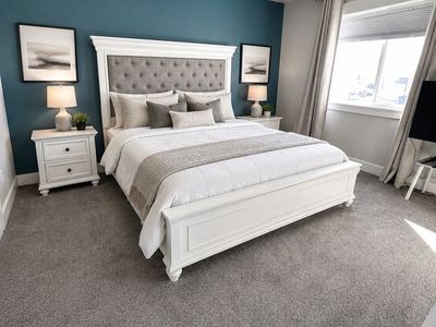 Elegant King Size Upholstered Panel Bed Frame with Storage Bench - White Tufted Headboard