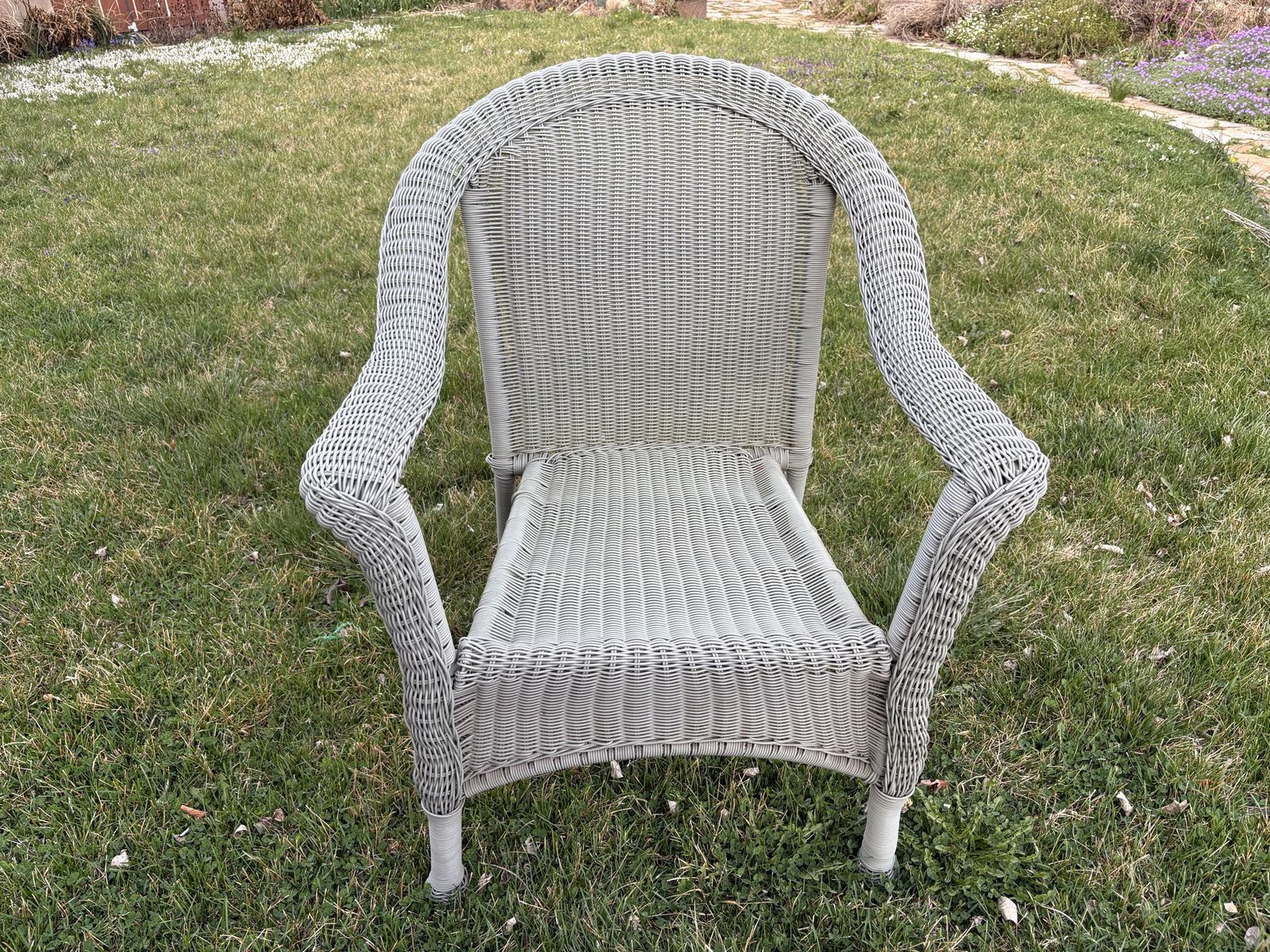 Gray Wicker Style Patio Chair Great Condition