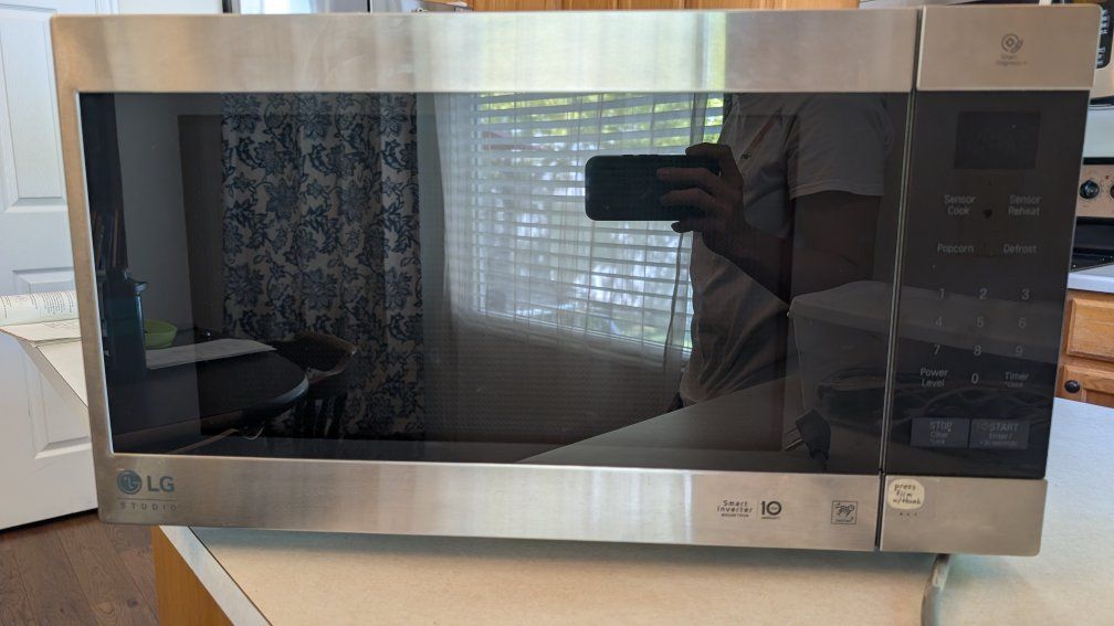 Working LG Microwave, manufactured 2018
