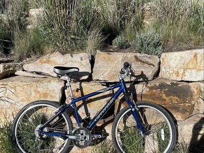 Cannondale Comfort 600 Hybrid, large frame, front shocks