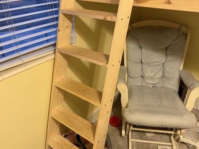 Kids bunk ladder