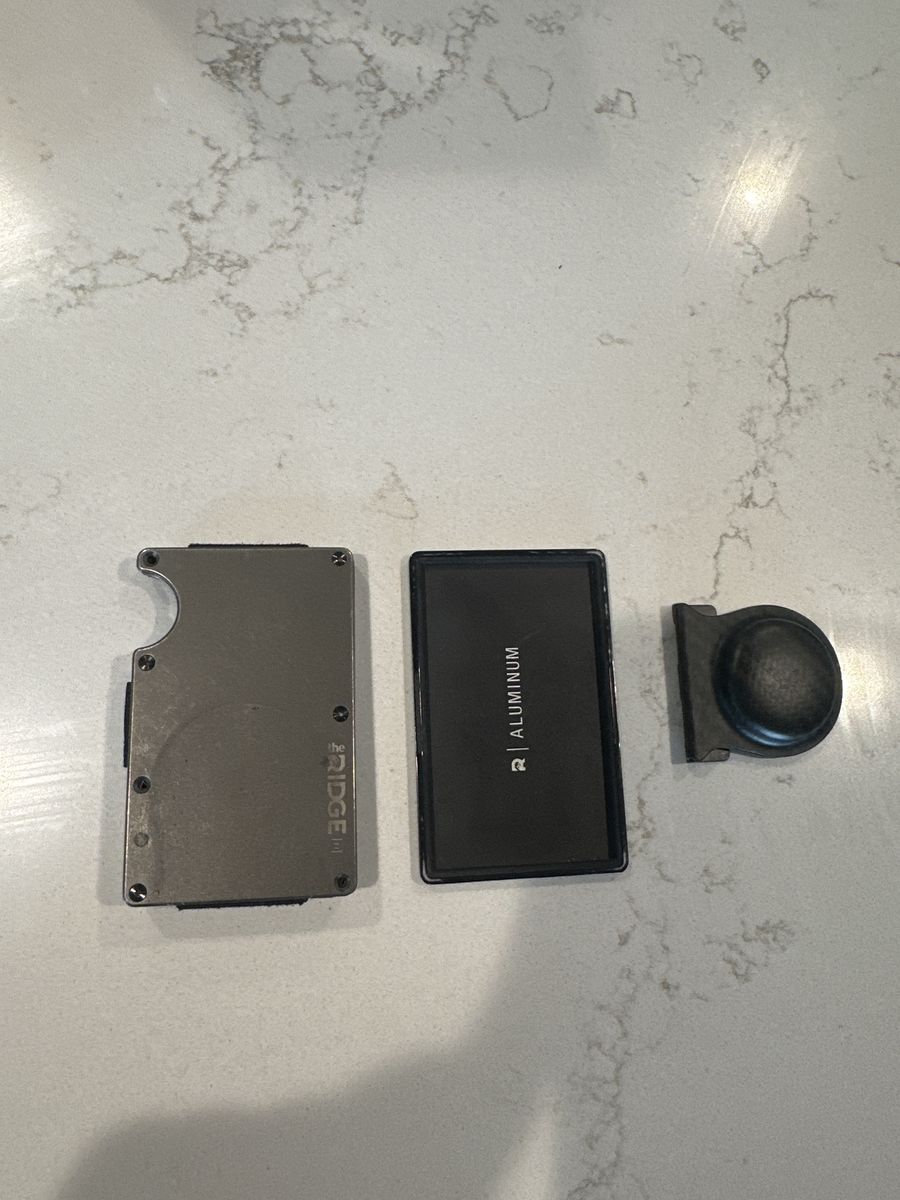 The Ridge Aluminum Wallet - Gunmetal / Gray Metal Minimalist Card Holder