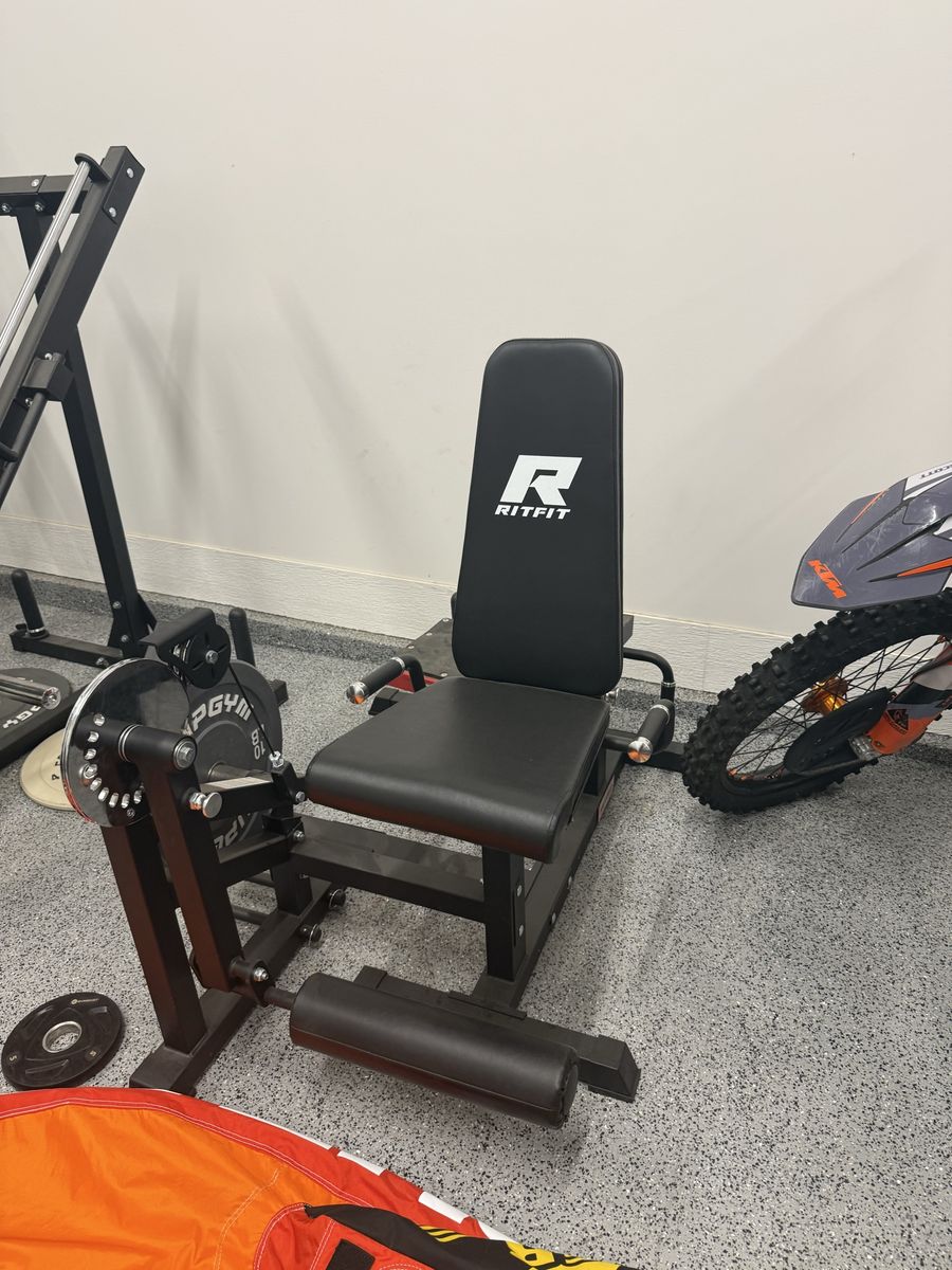 Leg Curl Machine