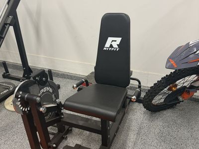 Leg Curl Machine
