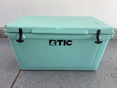 RTIC 110 QT ULTRA-TOUGH COOLER YETI