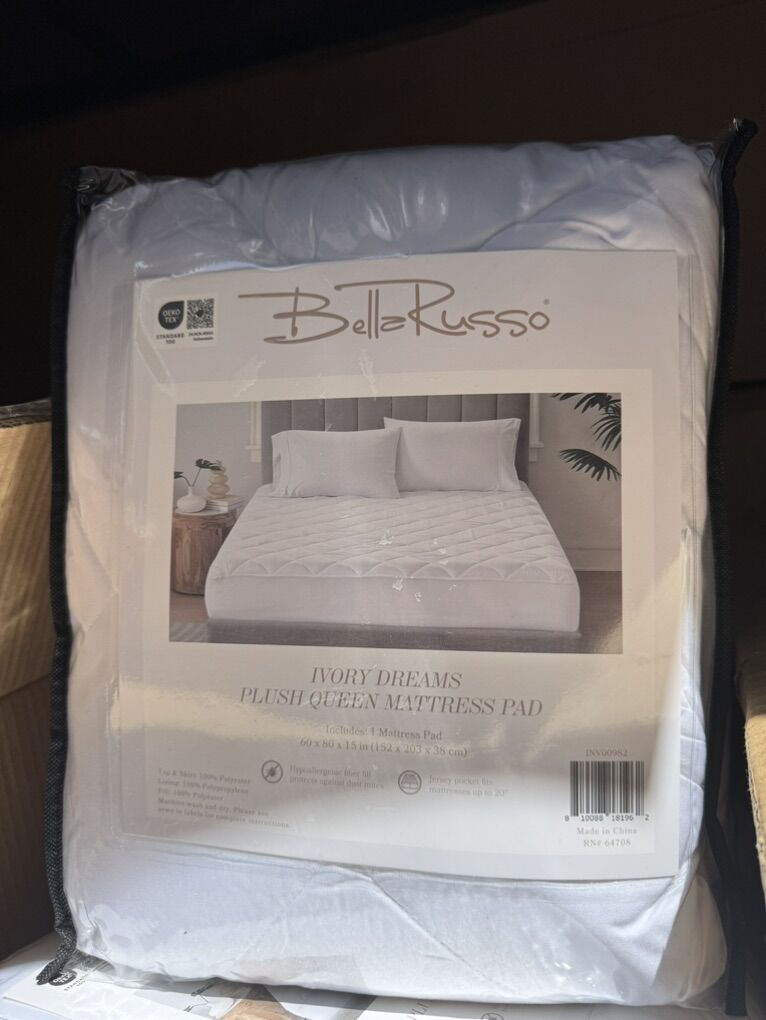 **NEW** Bella Russo Queen Mattress Pad Cover