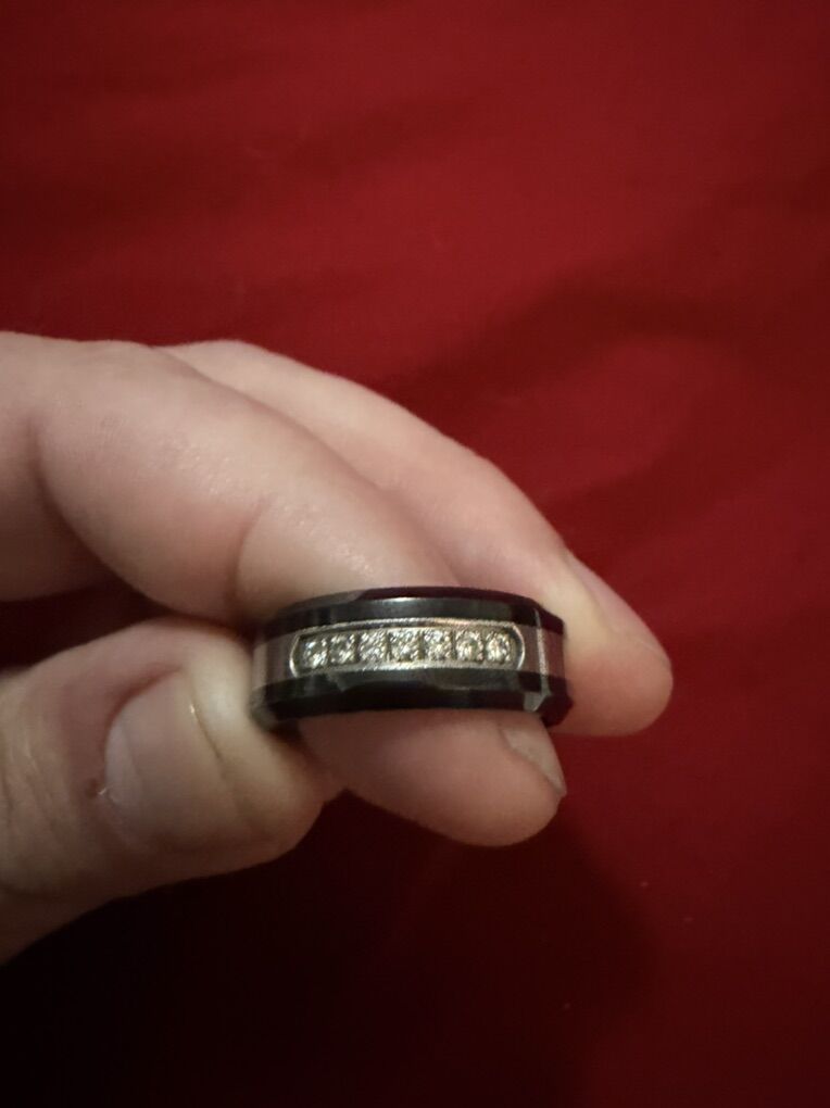 Morgan jewelers Size 10 Mens Wedding Ring.