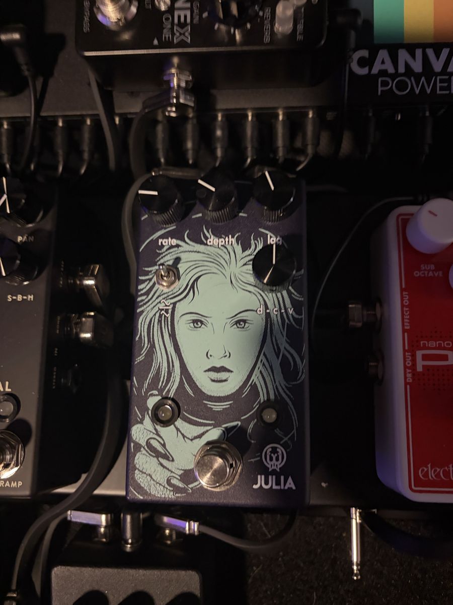 Walrus Audio Julia Analog Chorus / VIBRATO Guitar Pedal