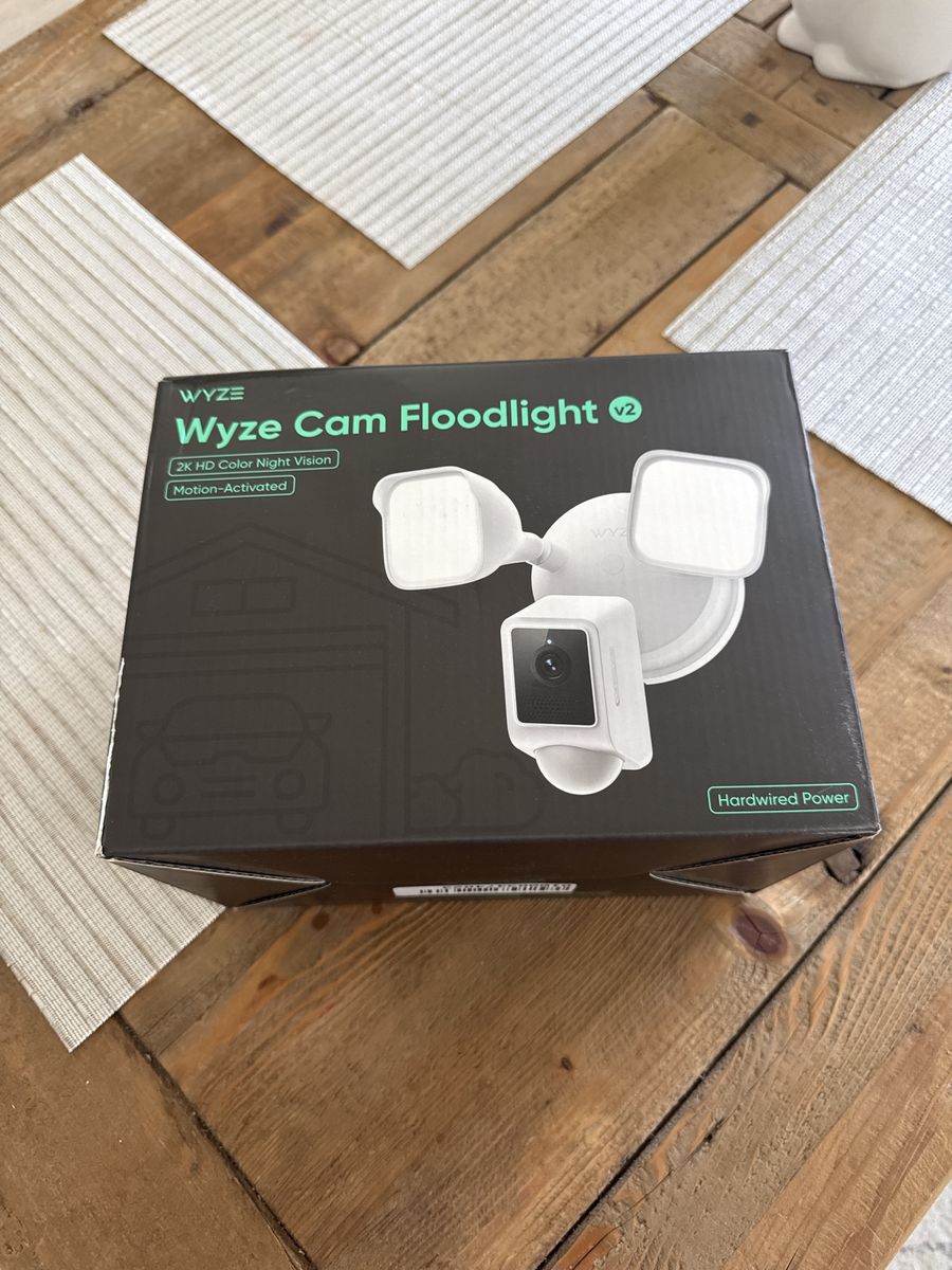 Wyze Cam Floodlight v2 - Refurbished