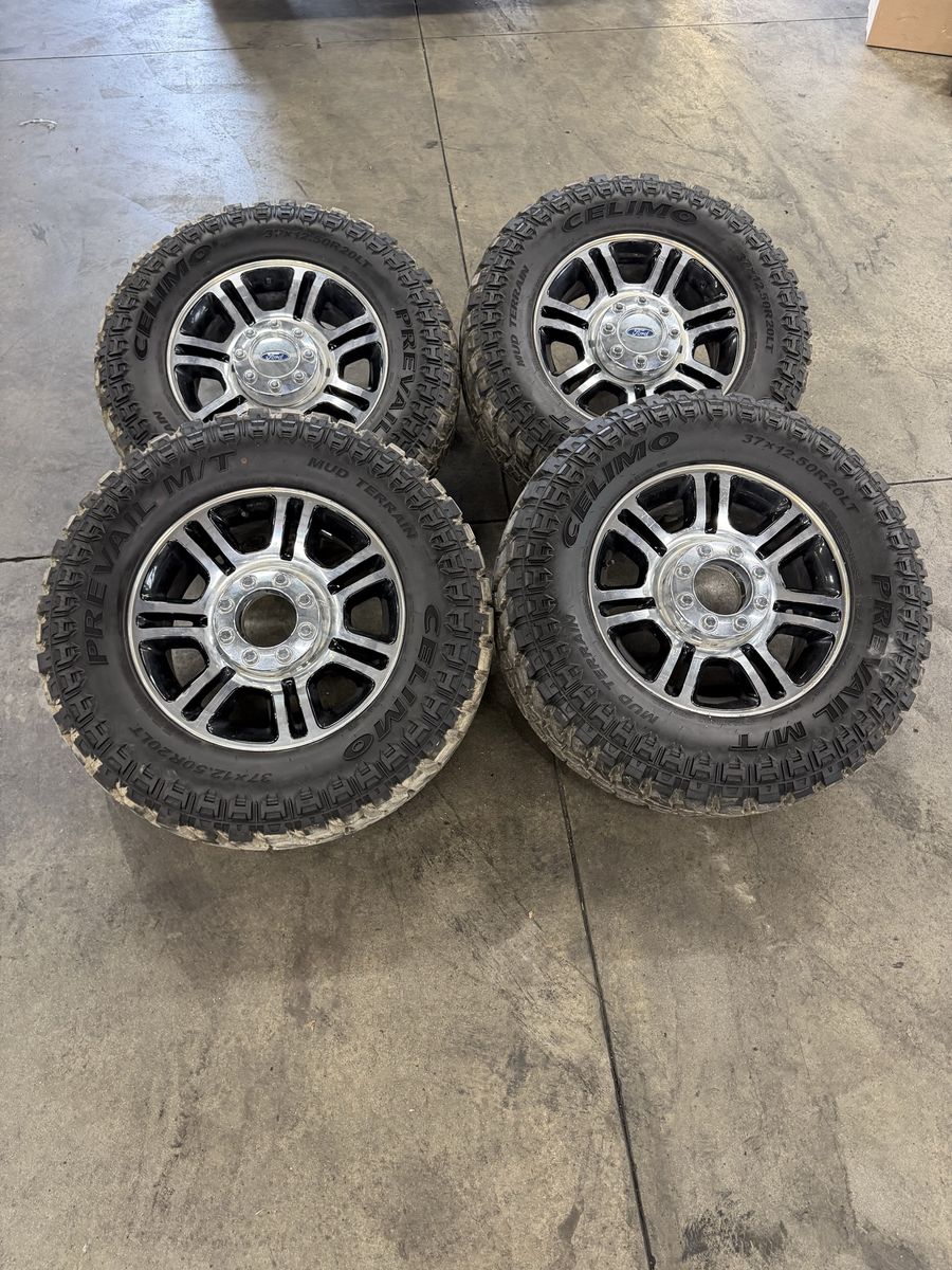 LIKE NEW 2016 f350 platinum OEM 20in Wheels/ 37x12.50r20 tires 