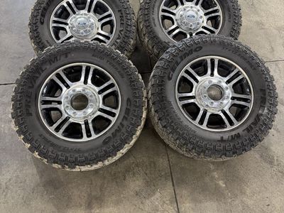 LIKE NEW 2016 f350 platinum OEM 20in Wheels/ 37x12.50r20 tires