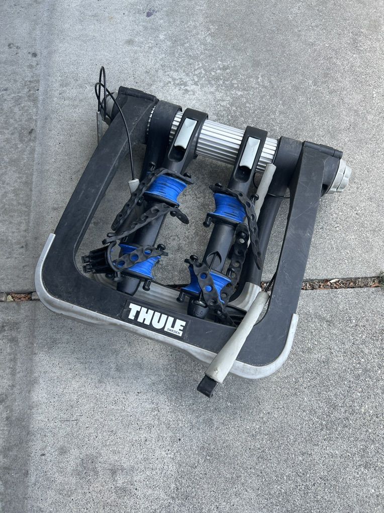 Thule Raceway Pro 2-bike-bike trunk mount rack