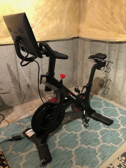 Peloton Bike- Excellent Good Condition