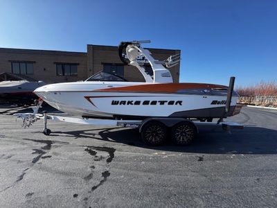 2016 Malibu Boats 23 LSV