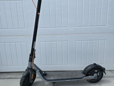 Segway Ninebot Max Electric Scooter – Adult Size – Excellent Scooter